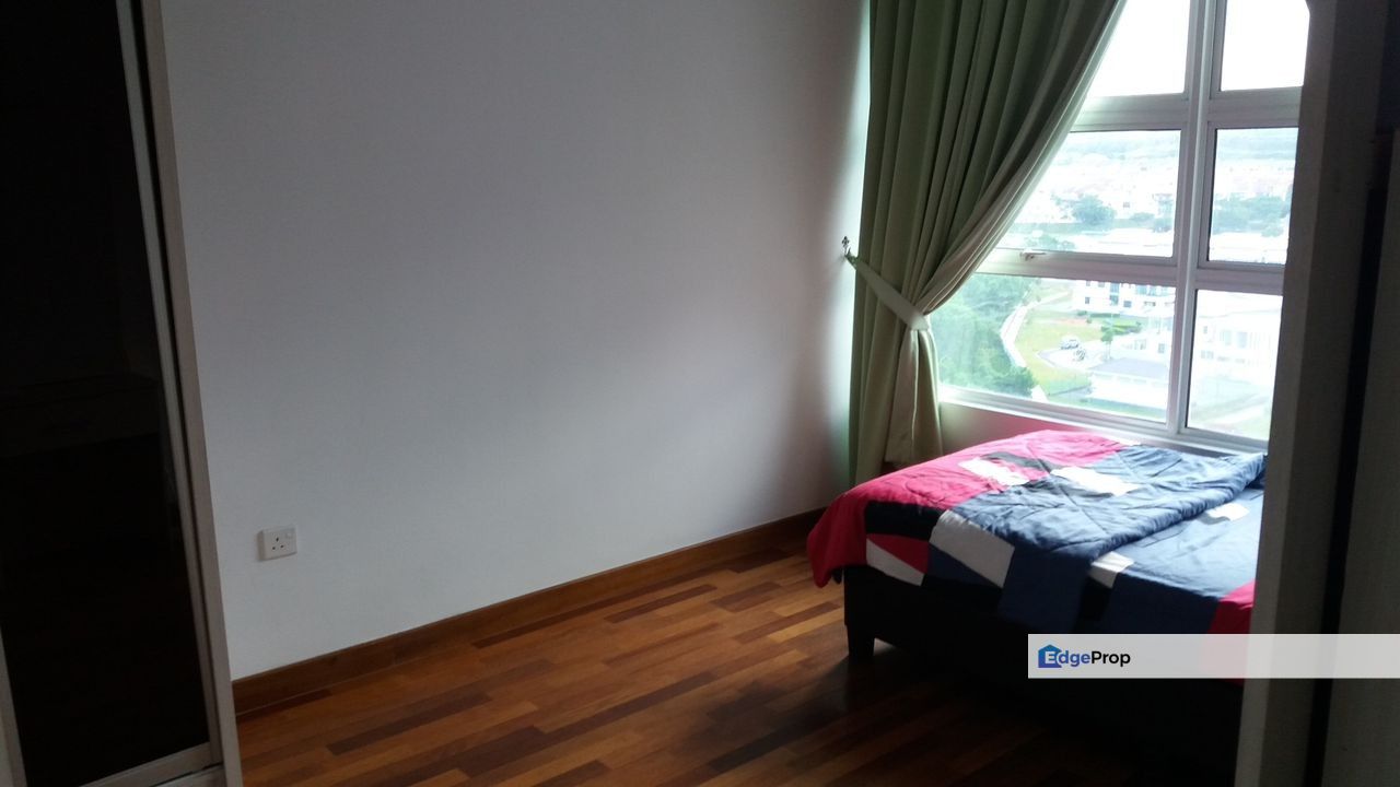 Freehold full loan horizon residence service apartment in taman bukit indah, Johor, Bukit Indah