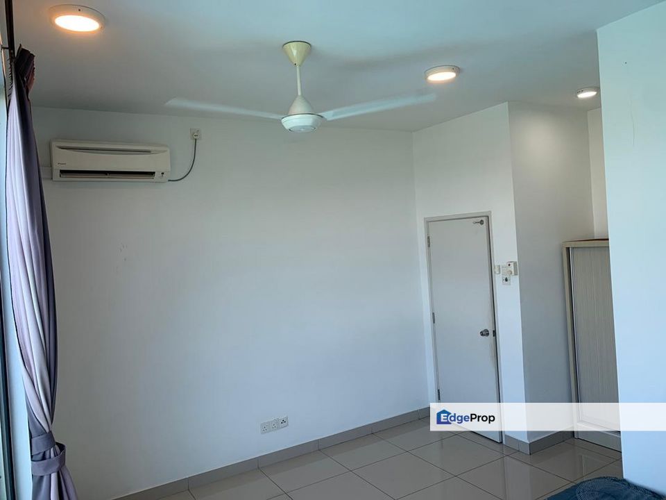 Freehold full loan 3 room service apartment high floor at d'rich nusa duta iskandar puteri, Johor, Johor Bahru