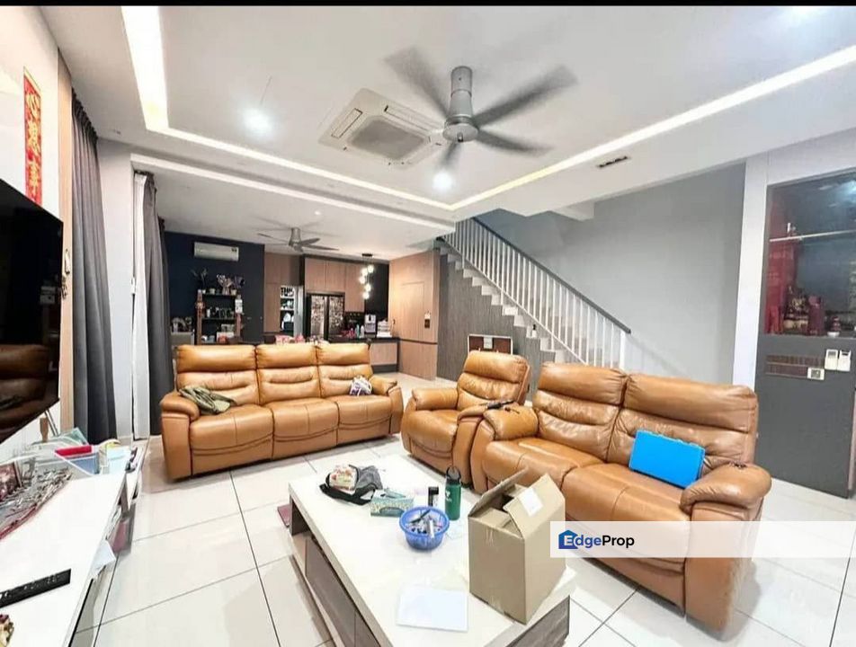 Freehold unblock view 3 storey cluster house renovated and guarded at taman nusa sentral iskandar puteri, Johor, 