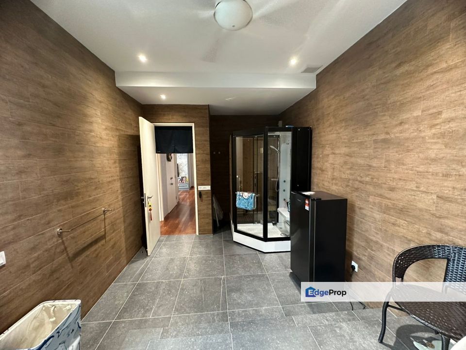 Freehold double storey big cluster house renovated and guarded at eco botanic, Johor, Nusajaya