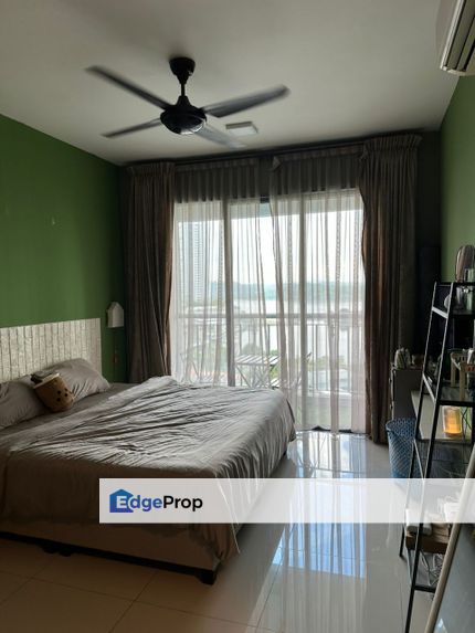 Fully furniture seaview service apartment studio at teega suites puteri harbour, Johor, 