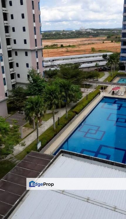 Freehold full loan 3 room service apartment high floor 2 car park at seri austin johor bahru, Johor, Johor Bahru