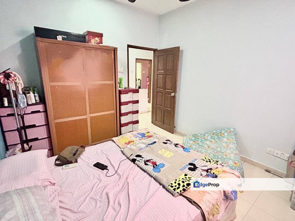 Freehold double storey landed house renovated at jalan timah taman sri putri skudai, Johor, Skudai