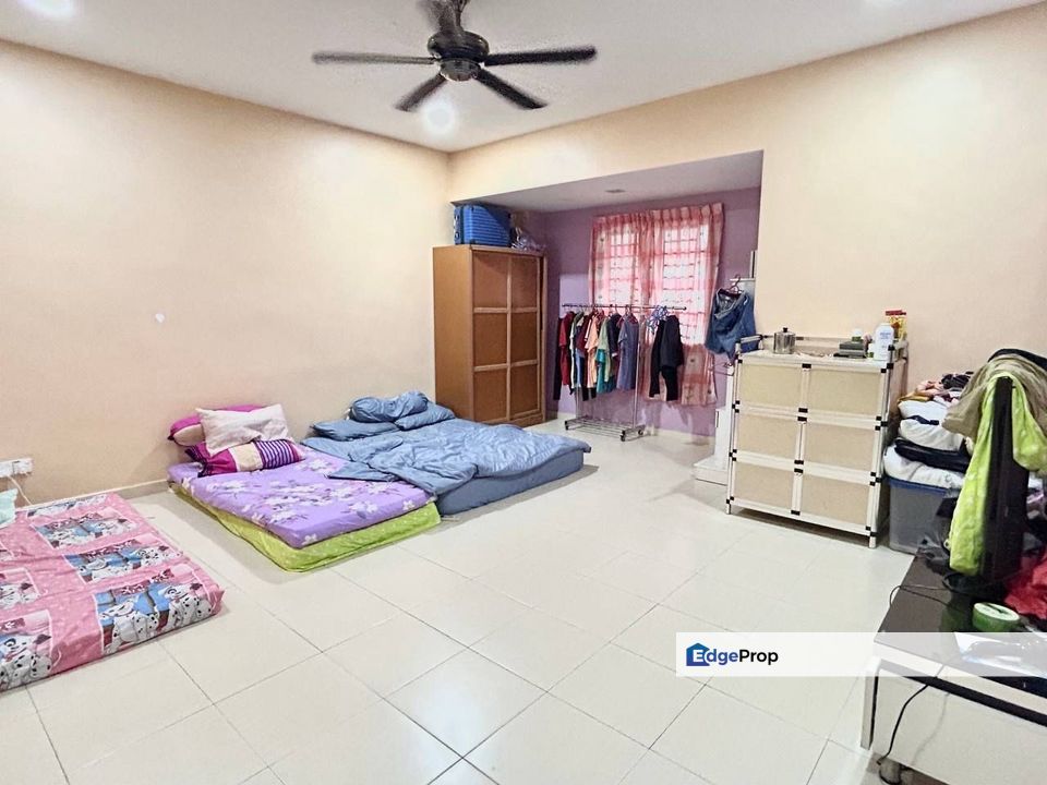 Freehold double storey landed house renovated at jalan timah taman sri putri skudai, Johor, Skudai