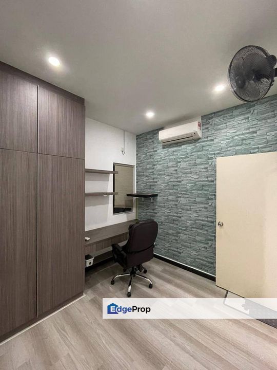 Freehold 3 room fully furniture service apartment at greenfield regency tampoi skudai, Johor, Tampoi