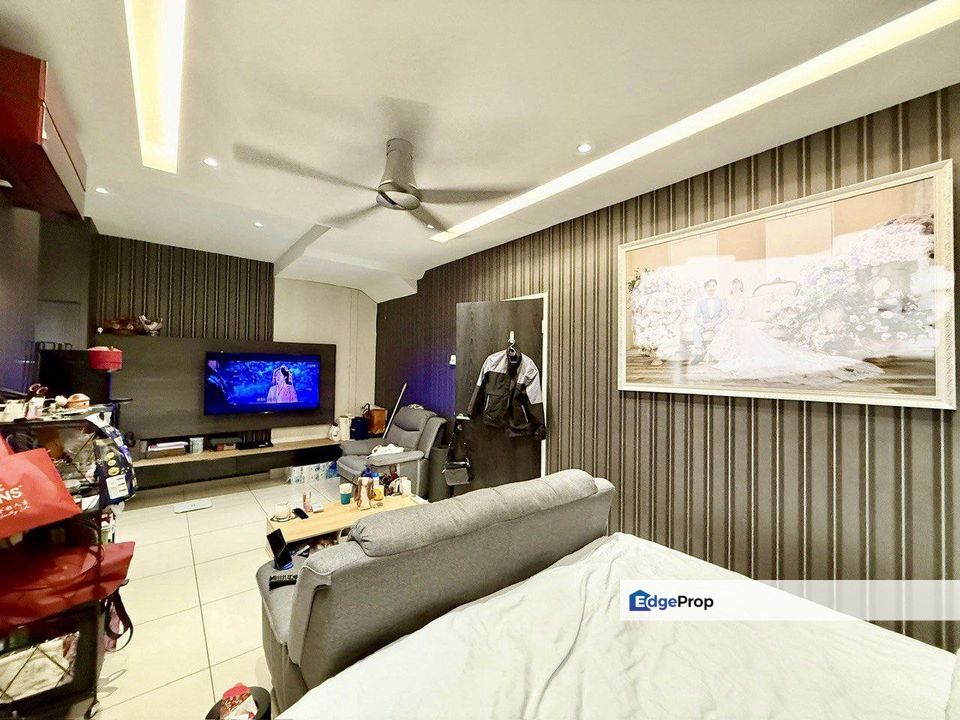 Freehold 3 storey cluster house unblock view guarded and renovated at taman nusa sentral iskandar puteri, Johor, 