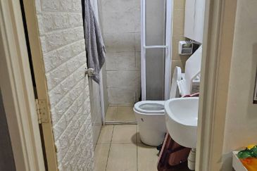 D'Summit Residences @ Kempas Utama