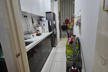 D'Summit Residences @ Kempas Utama