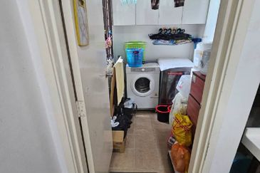 D'Summit Residences @ Kempas Utama