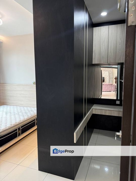 Freehold 3 room service apartment at 8scape residence perling skudai with renovated , Johor, Johor Bahru