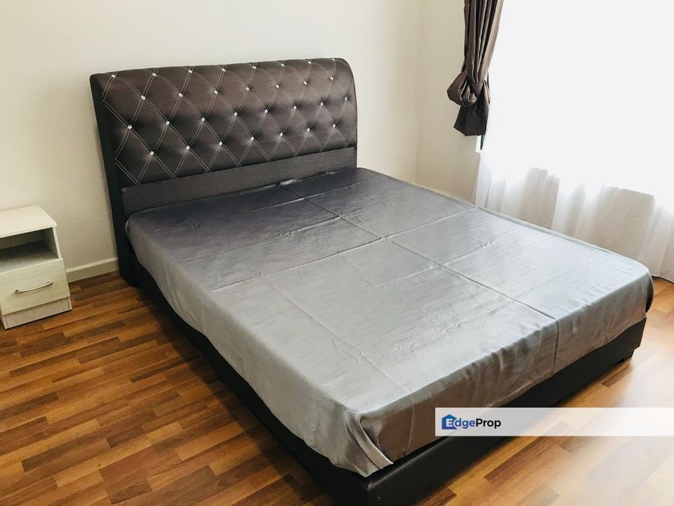 Freehold big size service apartment renovated and furniture at impiana east ledang, Johor, 