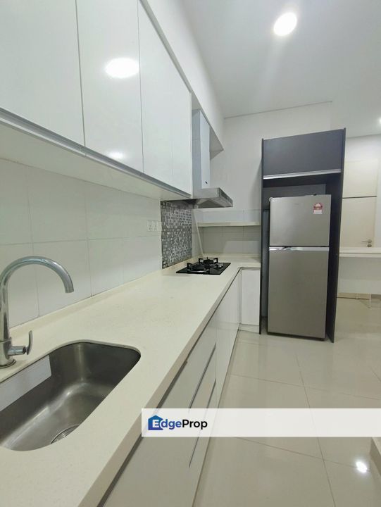 Full loan 2 room service apartment fully furniture in one medini , Johor, Nusajaya