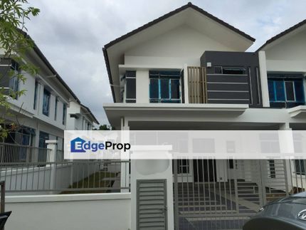 Freehold double storey end lot with land at the green horizon hill, Johor, 