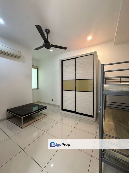 Freehold double storey superlink renovated and guarded at east ledang iskandar puteri, Johor, Nusajaya