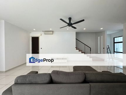 Freehold double storey superlink renovated and guarded at east ledang iskandar puteri, Johor, Nusajaya