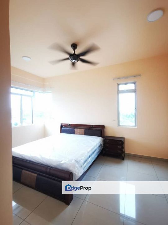 Freehold corner lot service apartment at fairway suites horizon hill , Johor, Horizon Hills