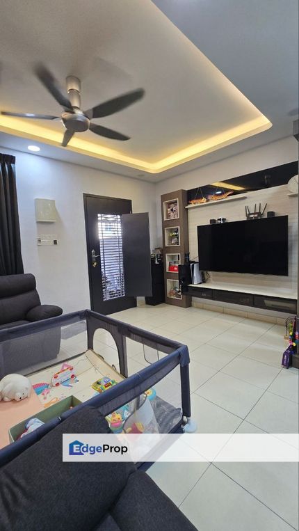 Freehold 2.5 storey landed renovated with balcony at taman scientex senai, Johor, Senai