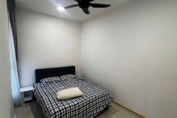 The M @ Medini Macrolink