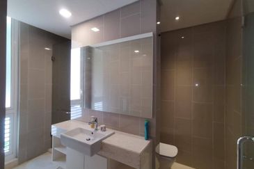 Emerald Bay @ Puteri harbour