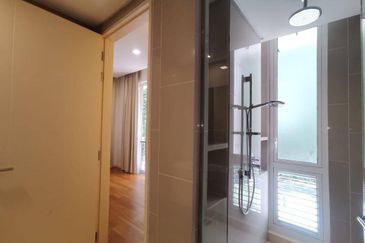 Emerald Bay @ Puteri harbour