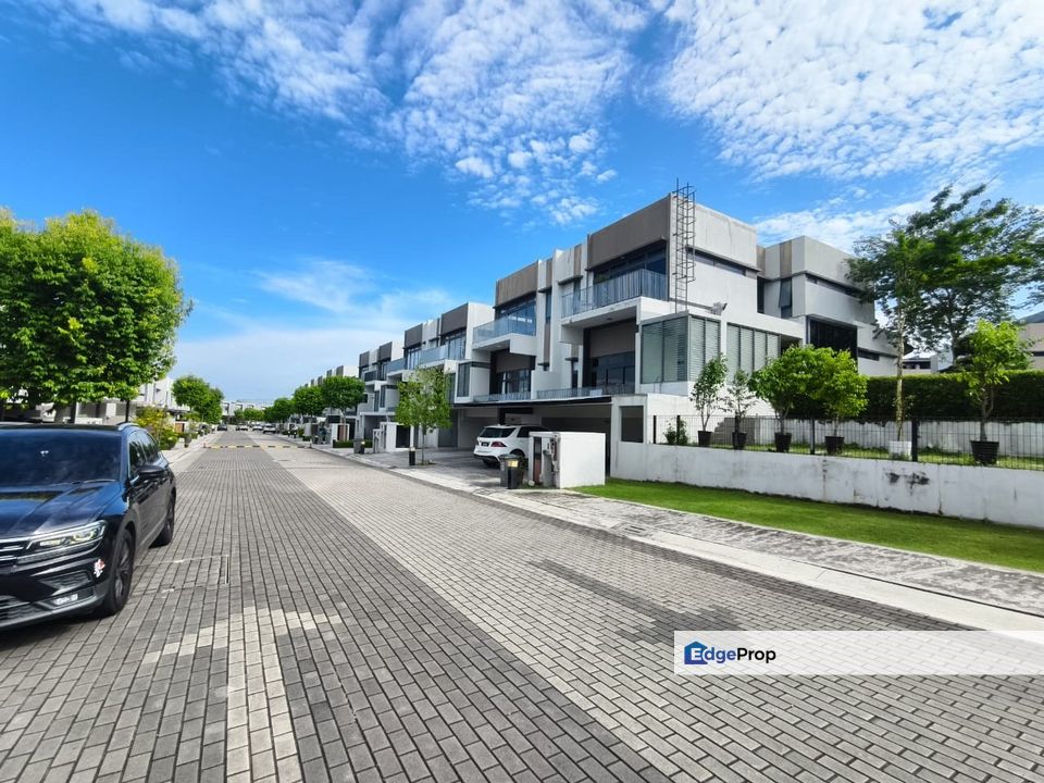 Double storey semi D landed renovated and guarded at sunway emerald residence , Johor, 