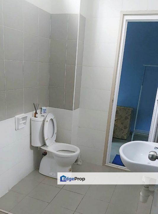 Freehold double storey landed house renovated and guarded at taman nusa sentral iskandar puteri, Johor, 