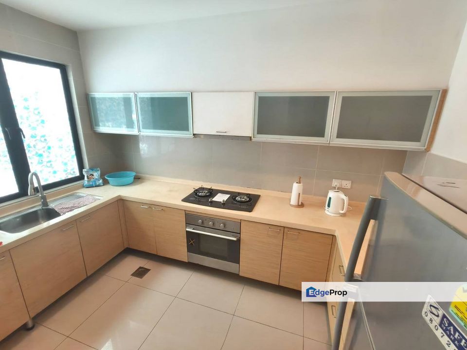 Freehold double storey landed house renovated and guarded at leisure farm iskandar puteri, Johor, Gelang Patah