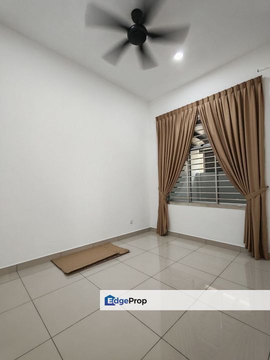 Freehold single storey semi d renovated and guarded at jalan bentara 12 tun aminah skudai, Johor, Skudai