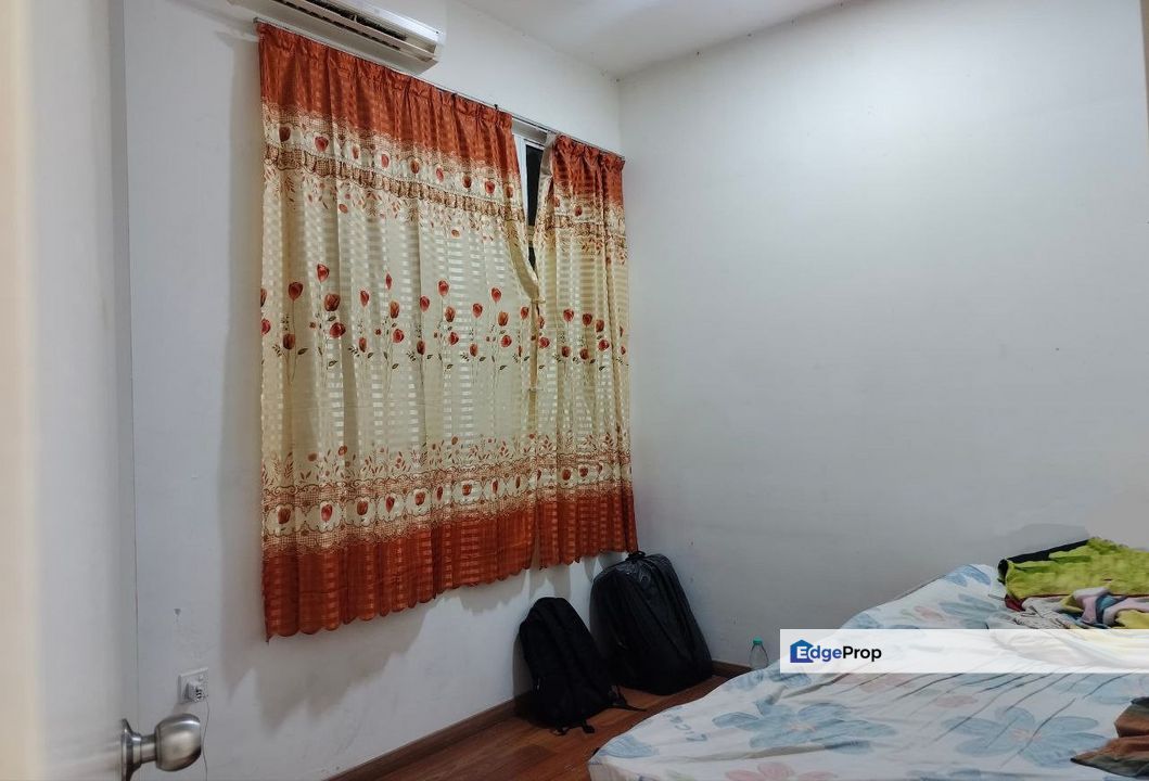 Freehold 3 room service apartment at nusa height gelang patah, Johor, Gelang Patah