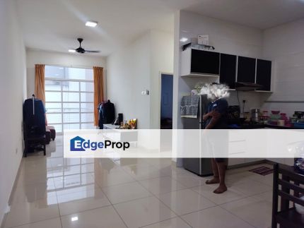 Freehold 3 room service apartment at nusa height gelang patah, Johor, Gelang Patah