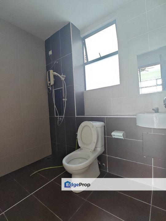 Freehold full loan 3 room service apartment 2 car park at seri austin johor bahru, Johor, Johor Bahru