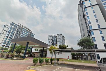 Seri Austin Luxury Apartment