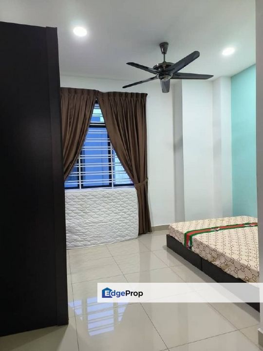 Freehold double storey cluster house end lot renovated and guarded at kangkar pulai skudai, Johor, Kangkar Pulai