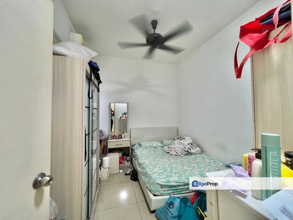 Freehold full loan 4 room service apartment at greenfield regency tampoi skudai, Johor, Tampoi