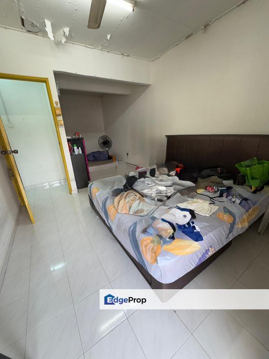 Freehold full loan 3 room double storey low cost at taman damai jaya skudai, Johor, Skudai