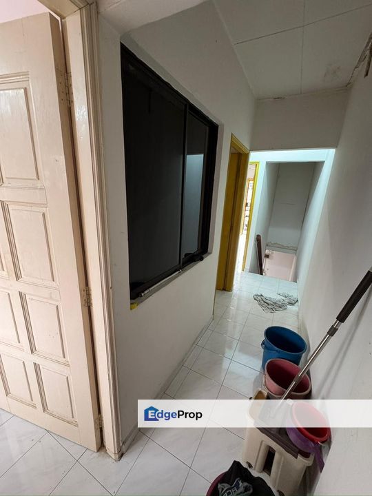 Freehold full loan 3 room double storey low cost at taman damai jaya skudai, Johor, Skudai