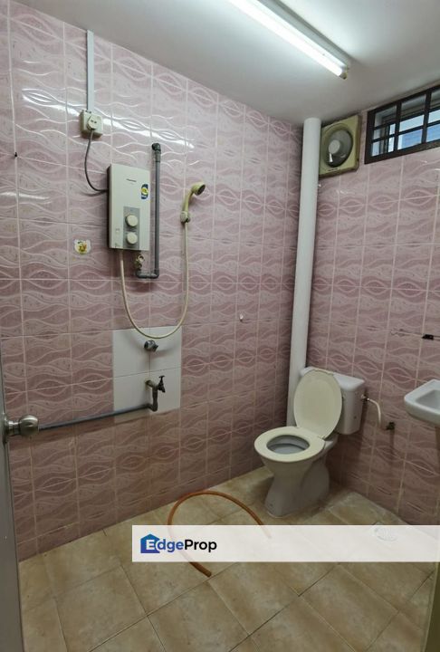 Freehold double storey landed house renvoated and guarded at taman nusa indah iskandar puteri, Johor, Nusajaya