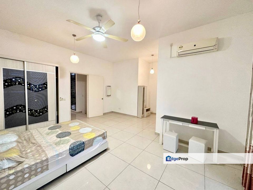 Freehold double storey cluster house renovated and guarded at taman bukit indah iskandar puteri, Johor, Bukit Indah