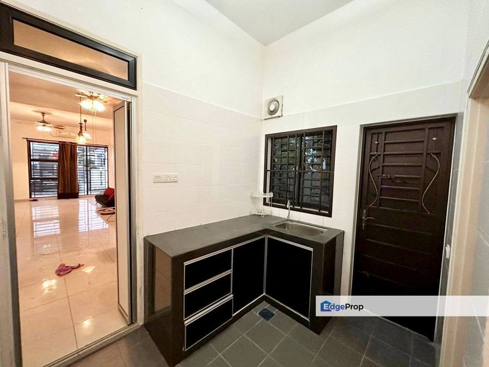 Freehold double storey cluster house renovated and guarded at taman bukit indah iskandar puteri, Johor, Bukit Indah