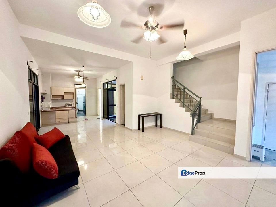 Freehold double storey cluster house renovated and guarded at taman bukit indah iskandar puteri, Johor, Bukit Indah