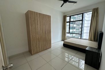 D'Summit Residences @ Kempas Utama