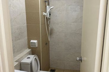 D'Summit Residences @ Kempas Utama