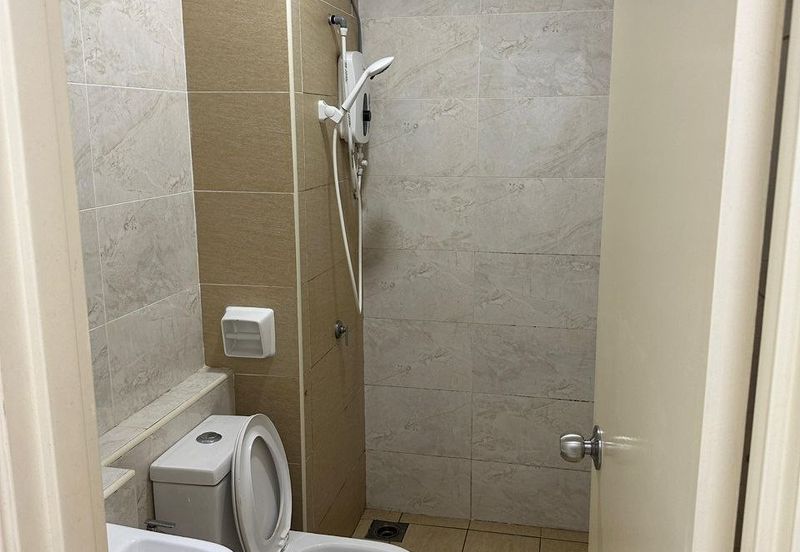 D'Summit Residences @ Kempas Utama