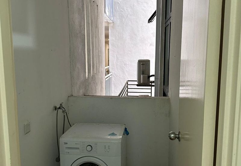 D'Summit Residences @ Kempas Utama