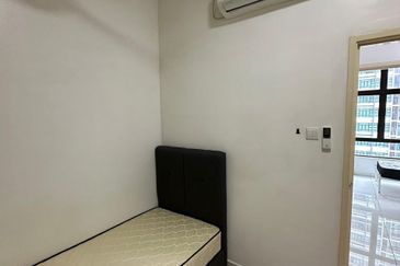 D'Summit Residences @ Kempas Utama