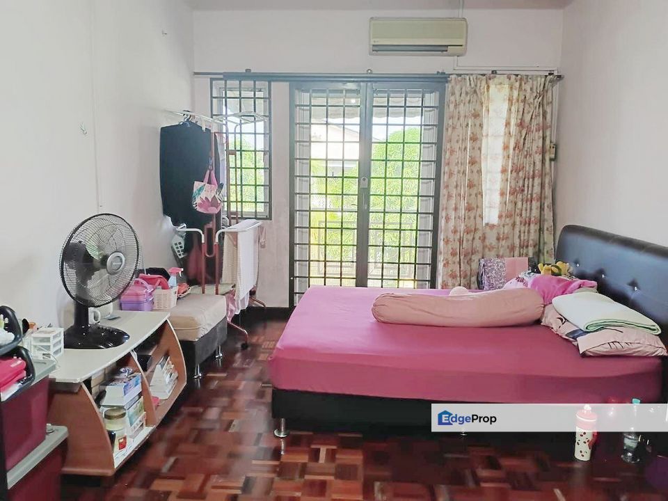 Freehold double storey landed house renovated at taman sri pulai skudai, Johor, Skudai