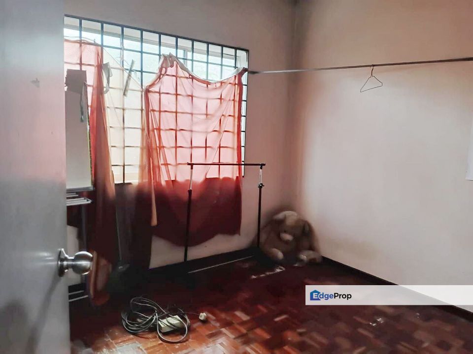 Freehold double storey landed house renovated at taman sri pulai skudai, Johor, Skudai