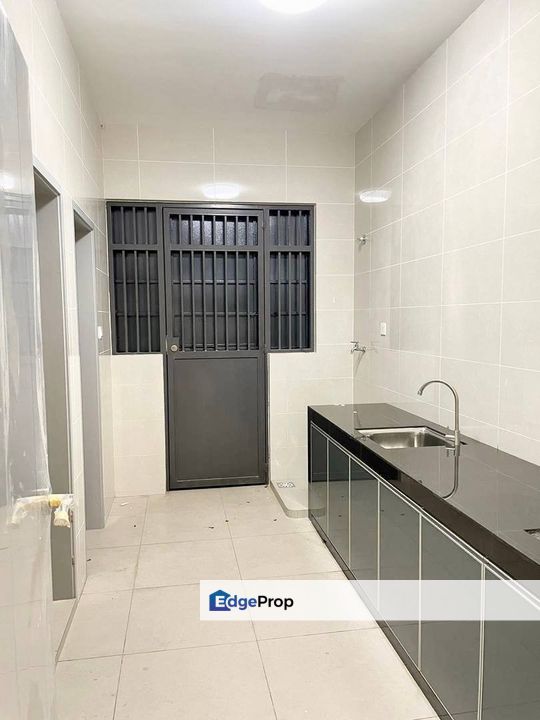 Freehold double storey superlink landed house at the woodlands horizon hill iskandar puteri, Johor, Gelang Patah