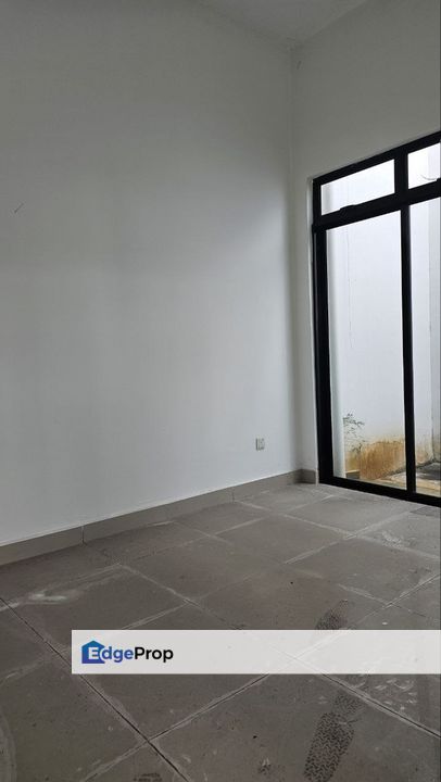 Double storey cluster house guarded at opal jalan mutiara 2 mutiara rini skudai, Johor, Skudai