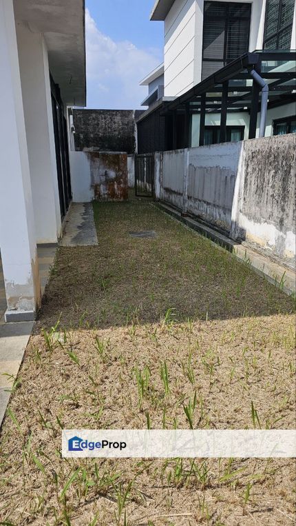 Double storey cluster house guarded at opal jalan mutiara 2 mutiara rini skudai, Johor, Skudai